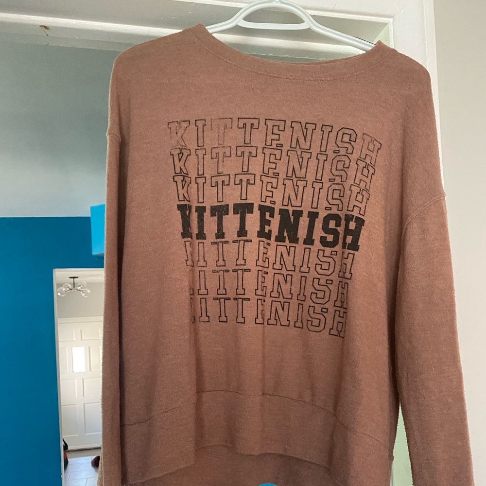 Kittenish top